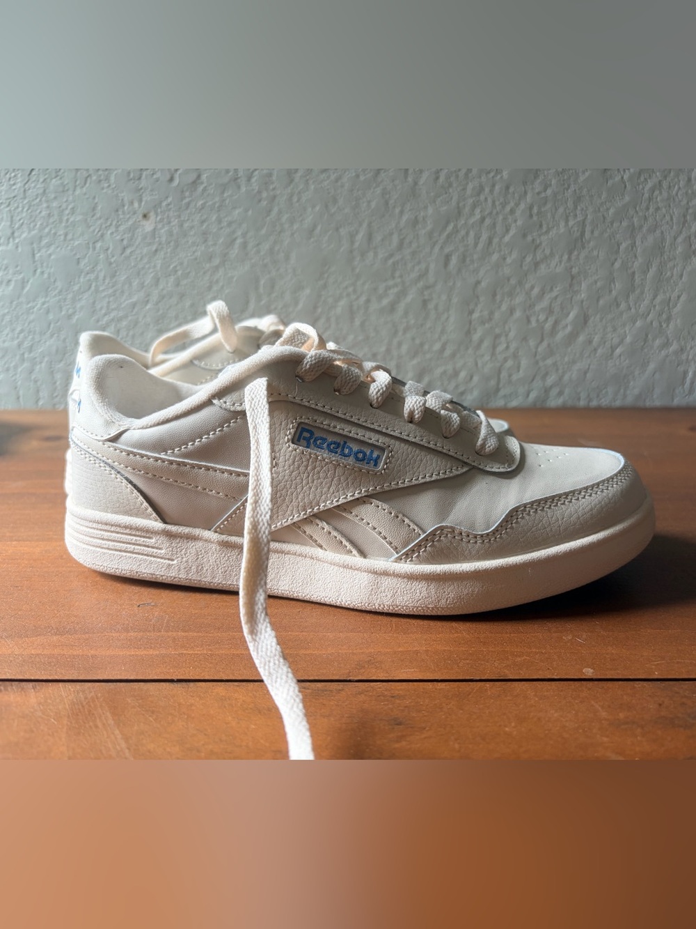 Reebok womens Cream/Light Blue Low-Top Sneakers